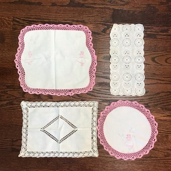 VTG Set of 4 Doilies In White & Pink With Girl Embroidery Antique Shabby Chic - Picture 1 of 10